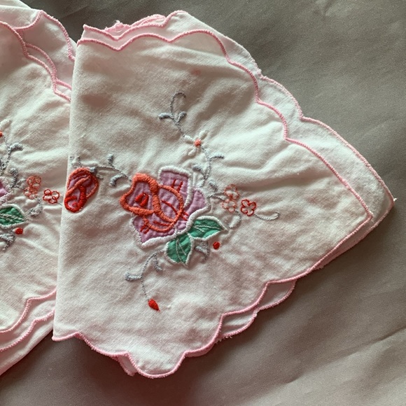 Vintage embroidered napkins versatile and unique - Picture 6 of 13
